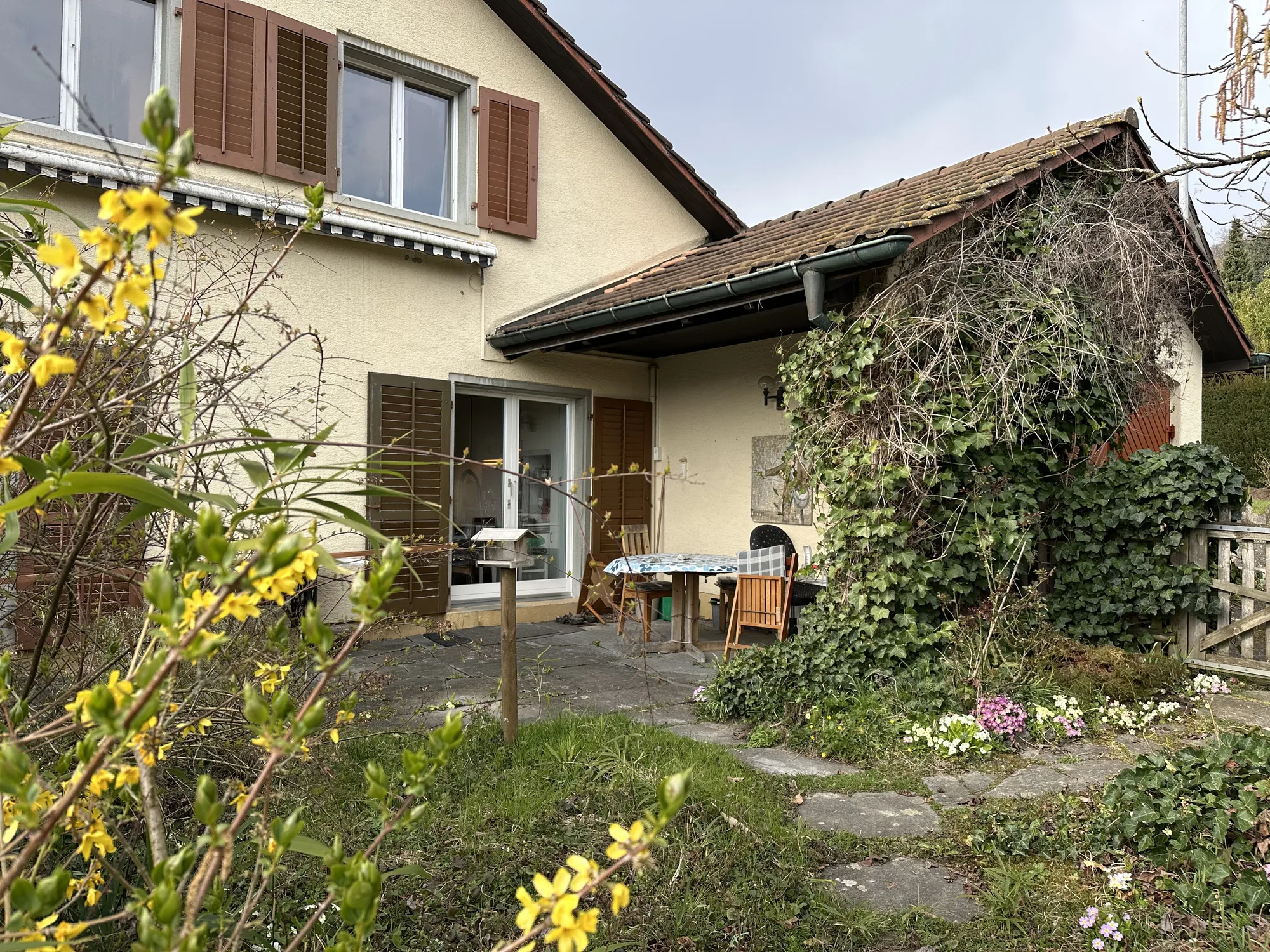 Terrasse und Gartensitzplatz